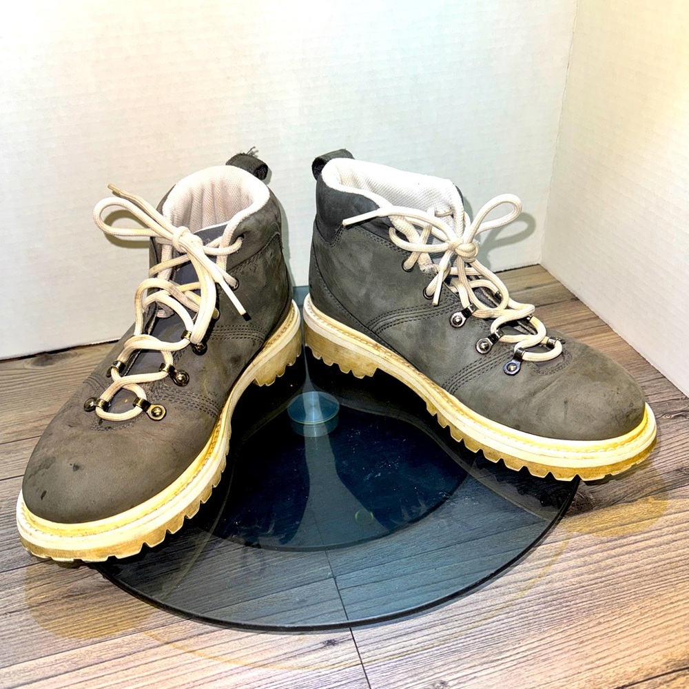 Gray w/White Soles NIKE ACG Women’s Size 7 Boots 980709 Hiking Work Casual Wear